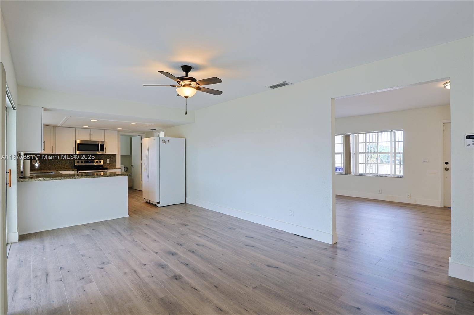RAINBOW LAKES - Residential Lease