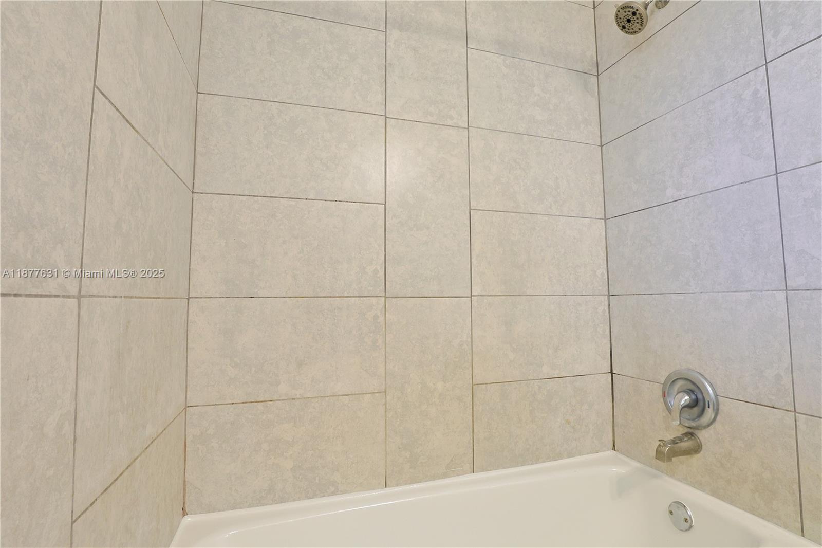 RAINBOW LAKES - Residential Lease