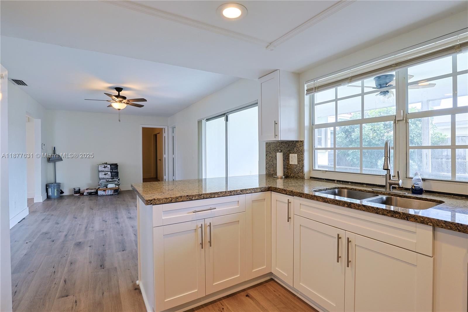 RAINBOW LAKES - Residential Lease