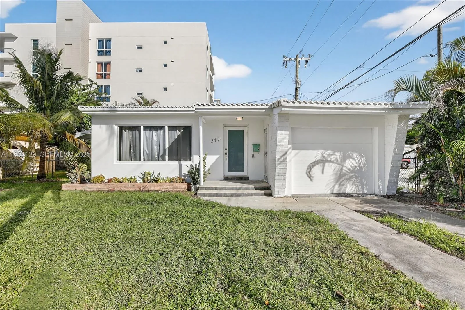 Hollywood, Florida 33020, United States, 2 Bedrooms Bedrooms, ,2 BathroomsBathrooms,Residential,Active,188516