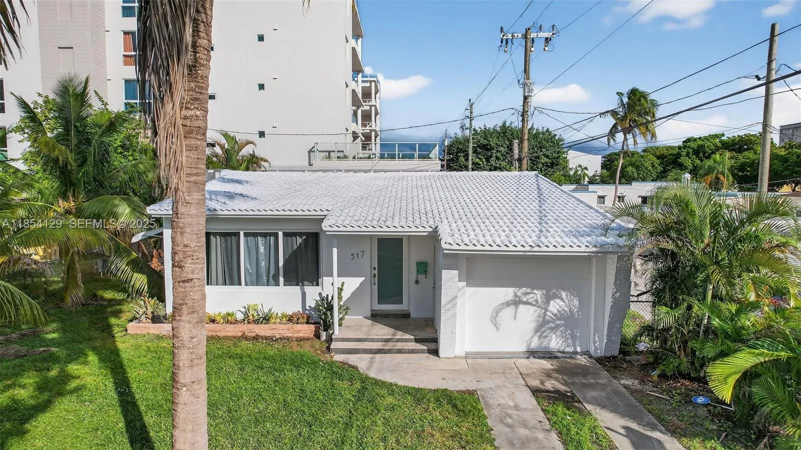 Hollywood, Florida 33020, United States, 2 Bedrooms Bedrooms, ,2 BathroomsBathrooms,Residential,Active,188516