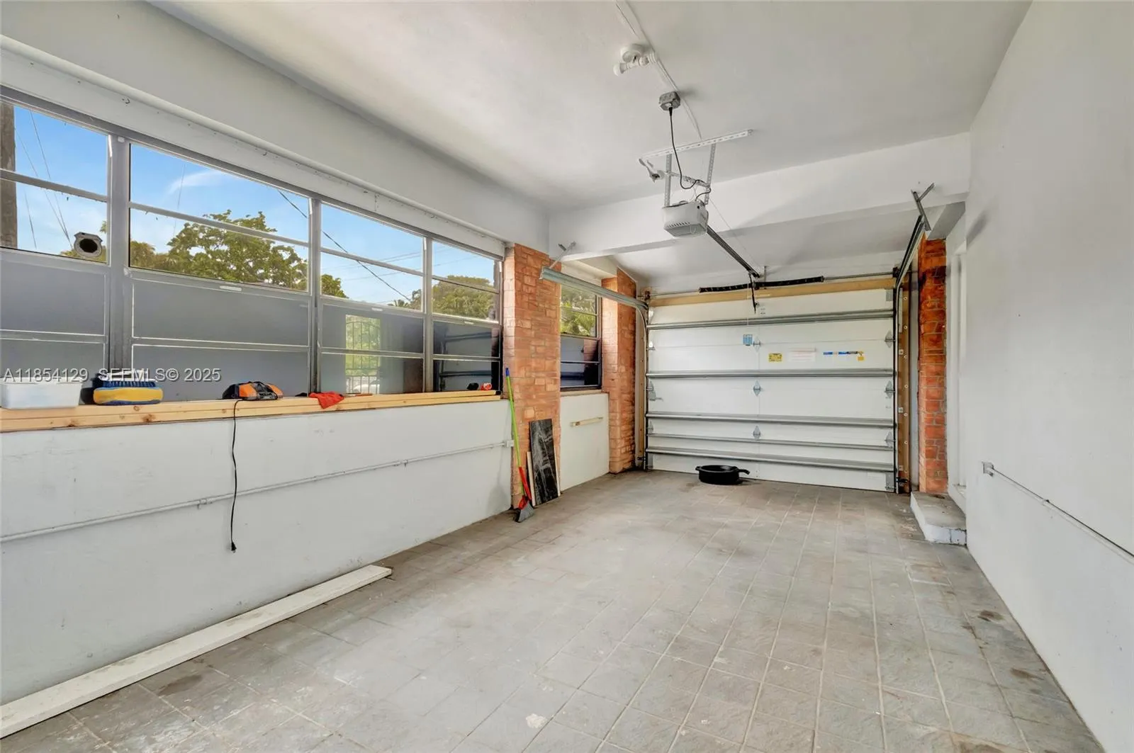 Hollywood, Florida 33020, United States, 2 Bedrooms Bedrooms, ,2 BathroomsBathrooms,Residential,Active,188516