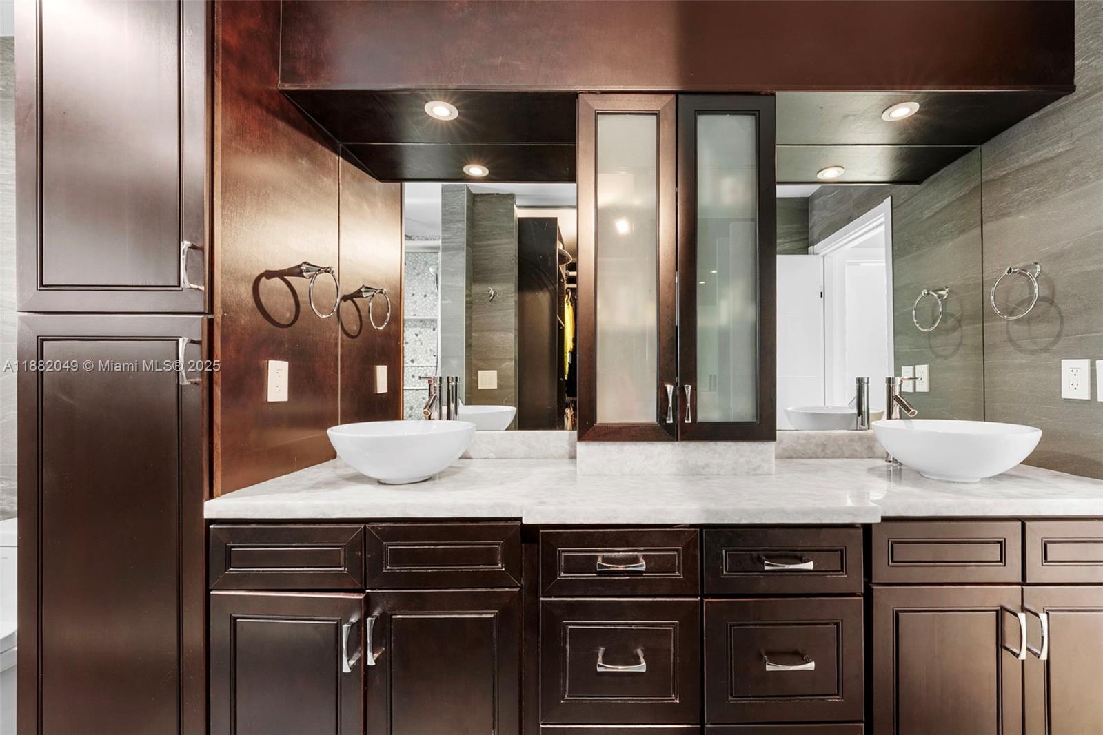 HIGHLAND GARDENS - Residential