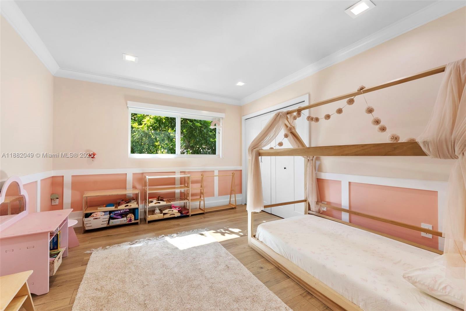 HIGHLAND GARDENS - Residential