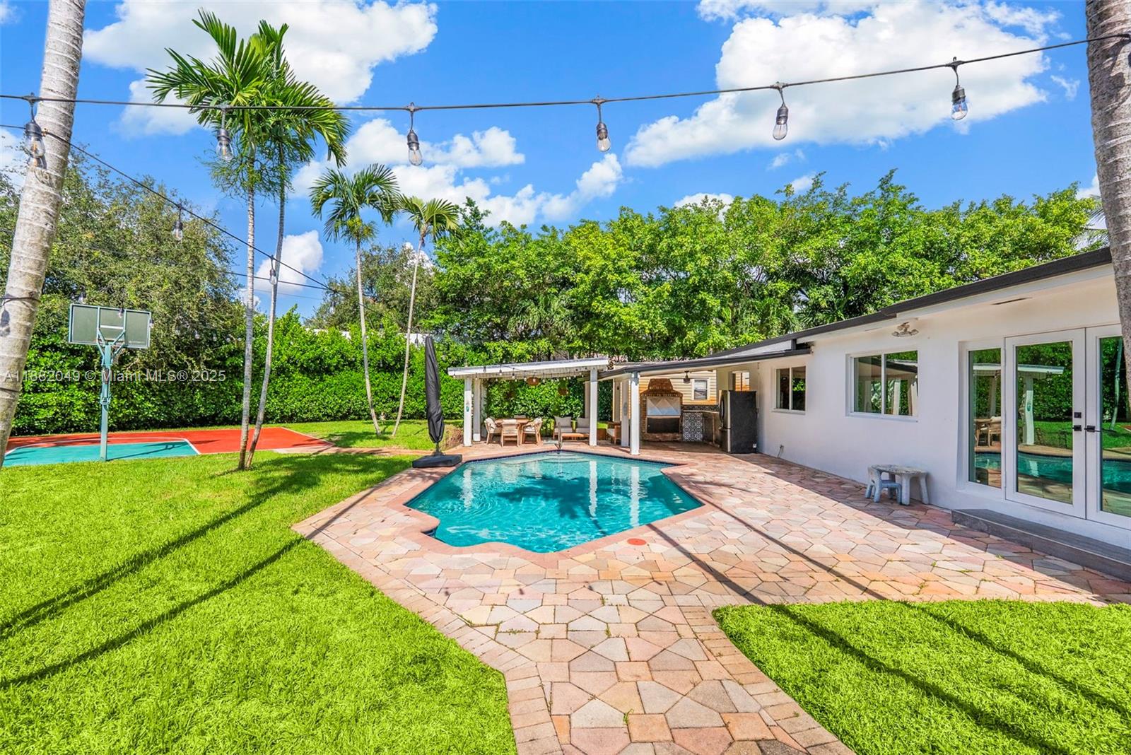 HIGHLAND GARDENS - Residential