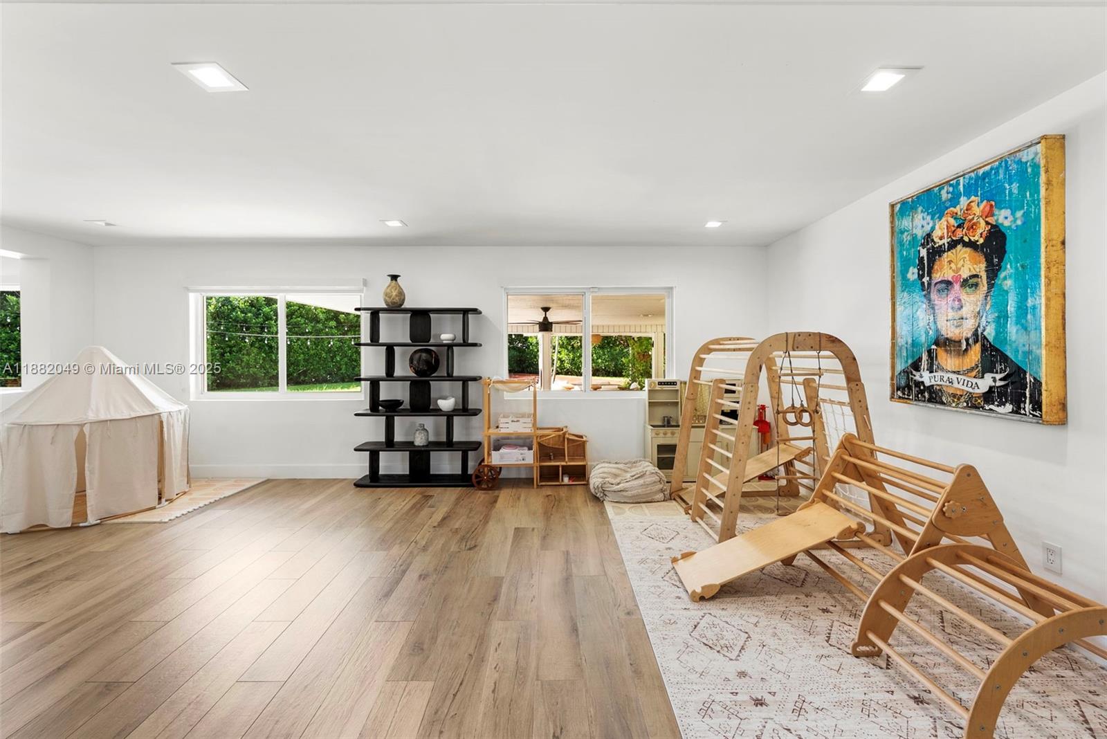 HIGHLAND GARDENS - Residential