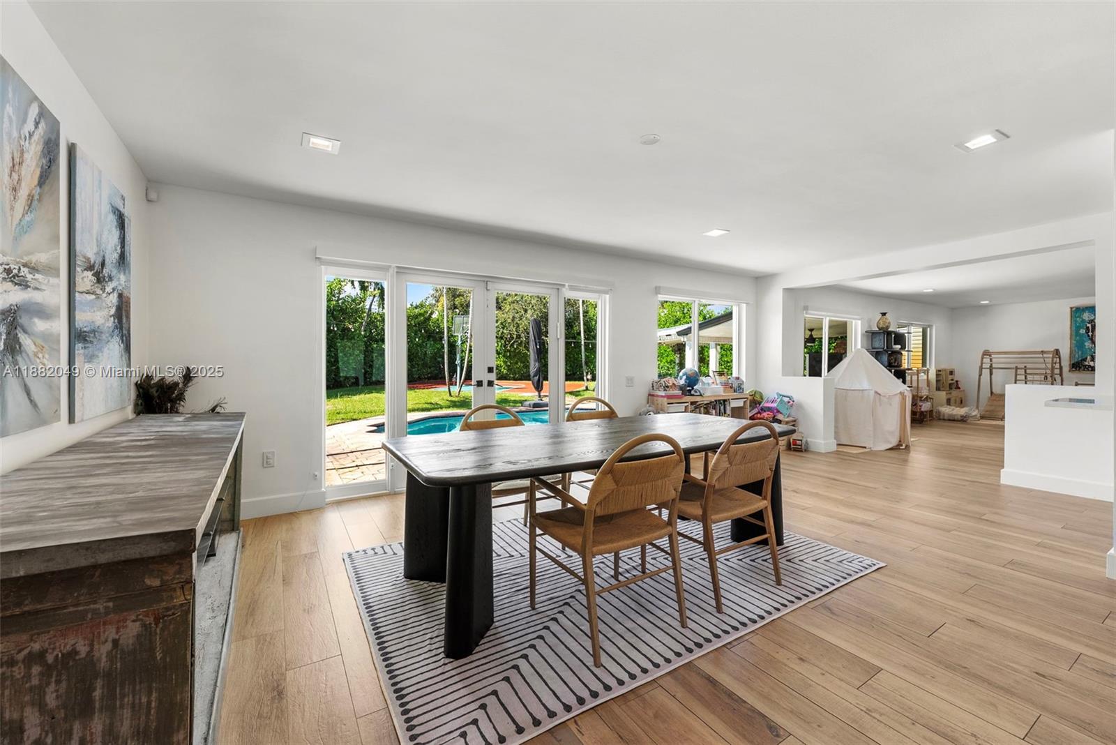 HIGHLAND GARDENS - Residential