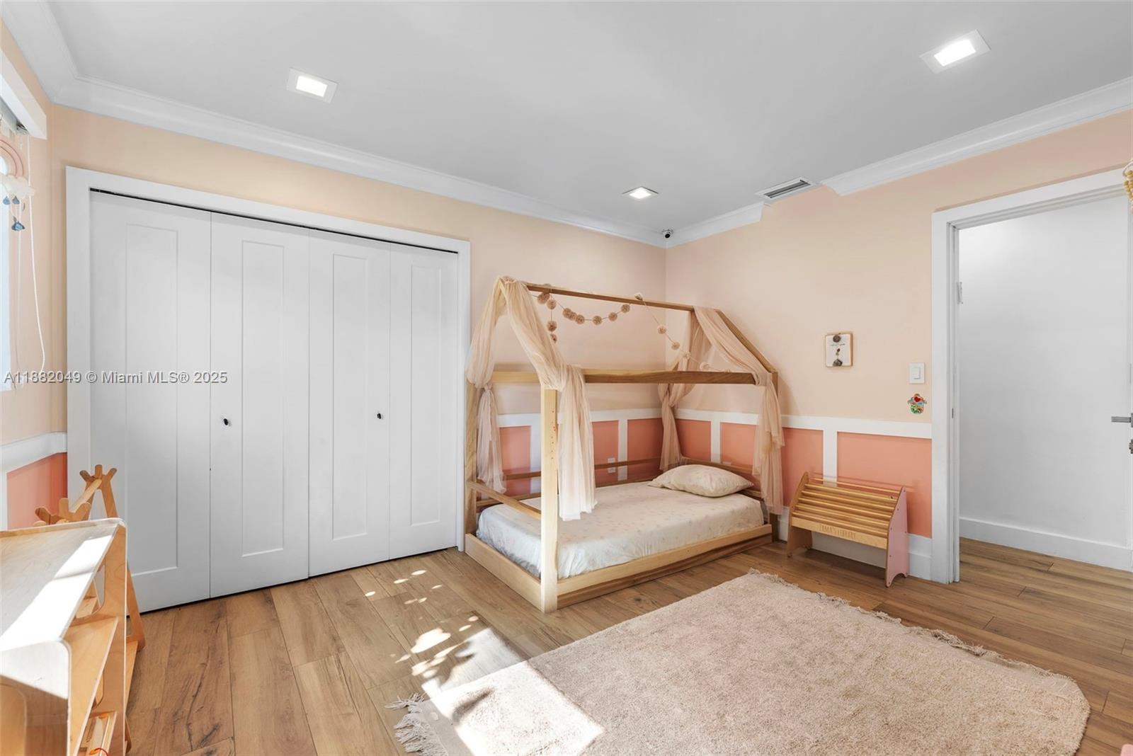 HIGHLAND GARDENS - Residential