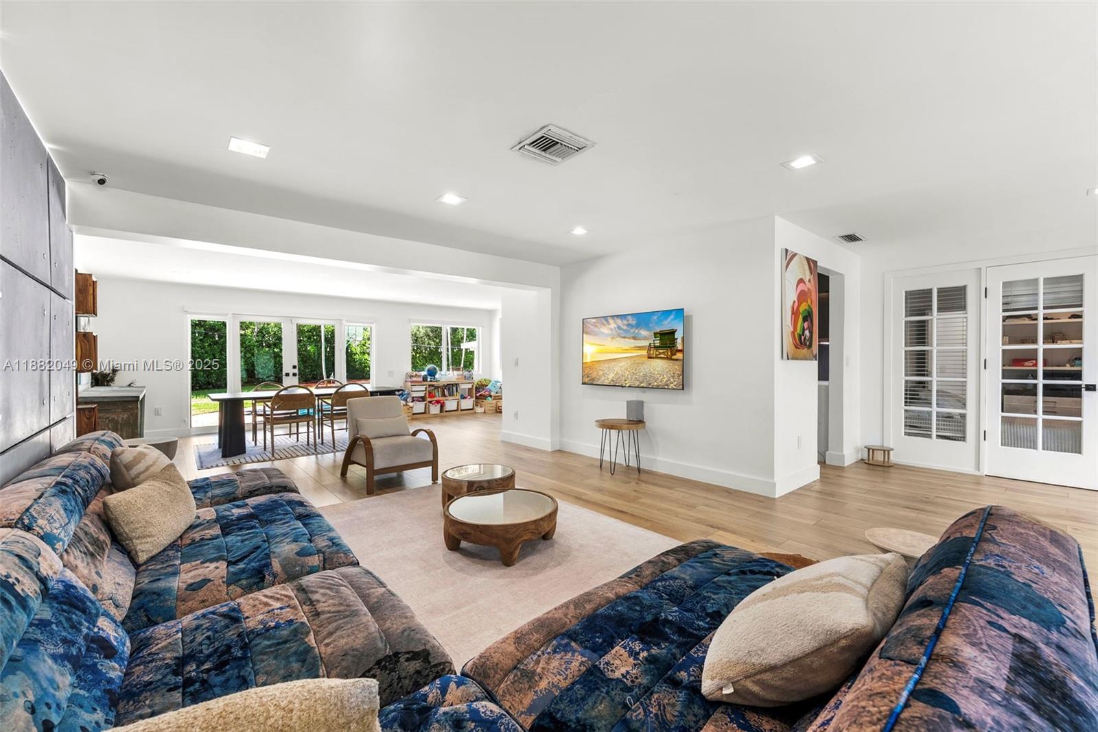 HIGHLAND GARDENS - Residential