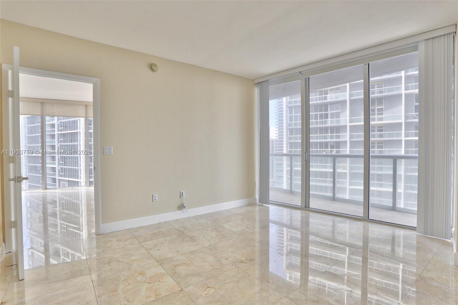 495 Brickell Ave 2010