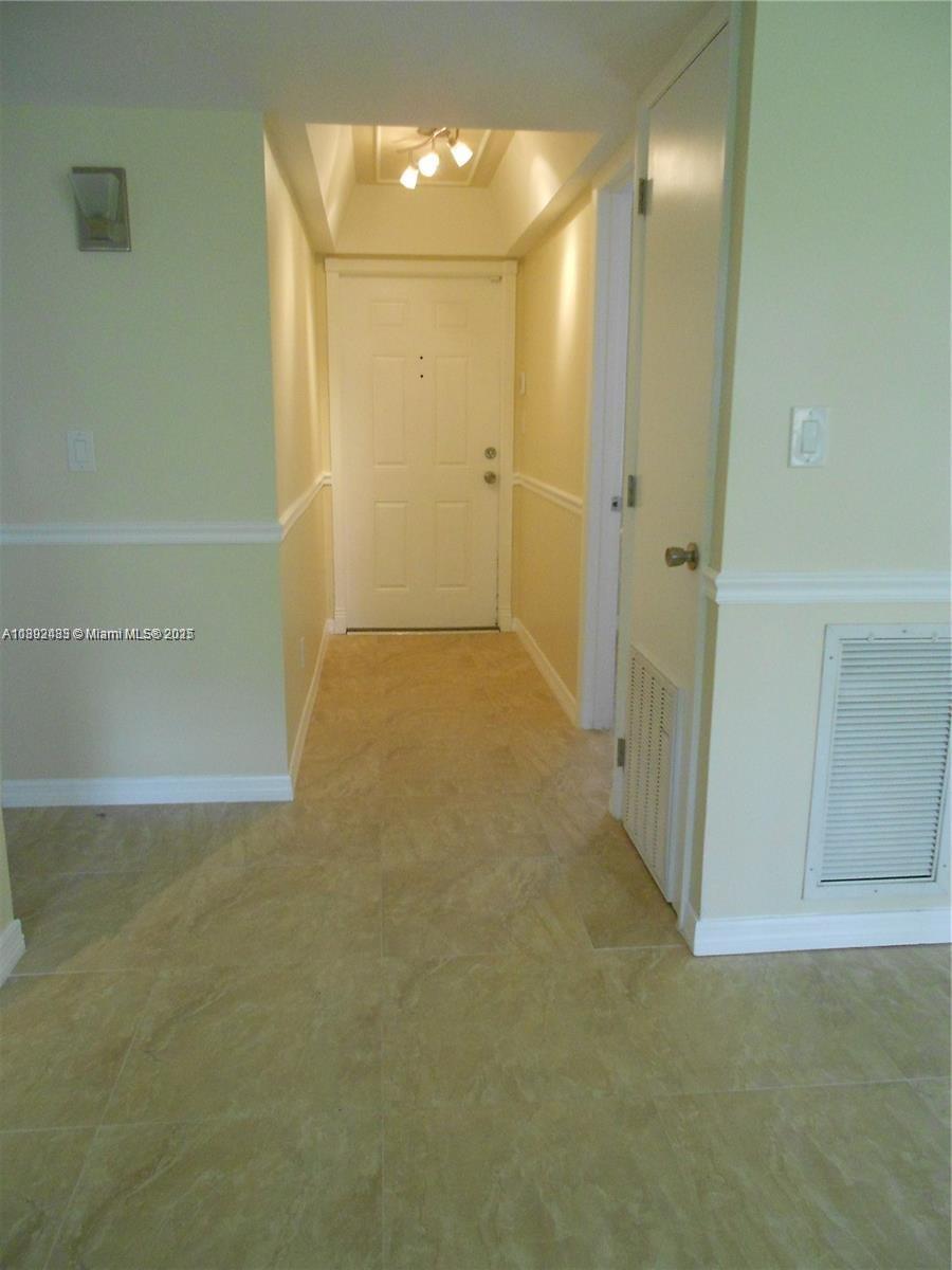 NO 1 PALM-AIRE VILLAGE CO - Residential Lease