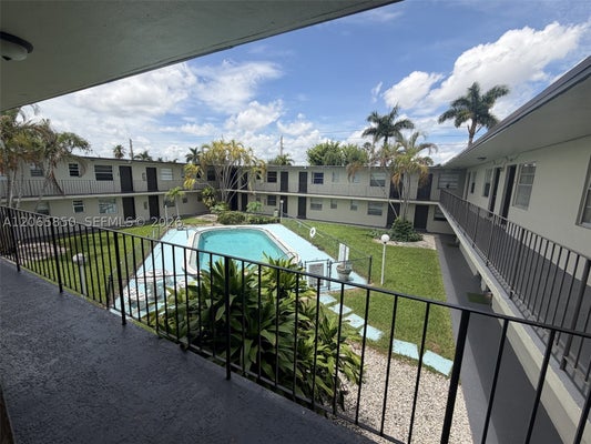 3901 SW 112TH AVE APT 40, MIAMI, FL 33165 - Image d4eae0dde6e29f835e336a141d230d12/3918608860