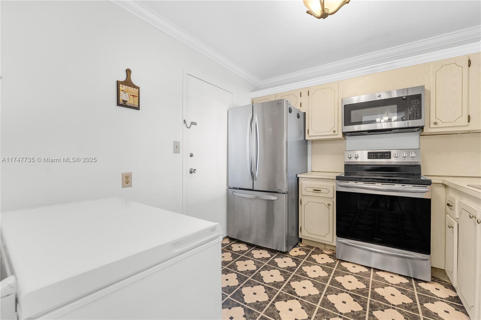 MEADOWBROOK CONDO APTS BL - Residential