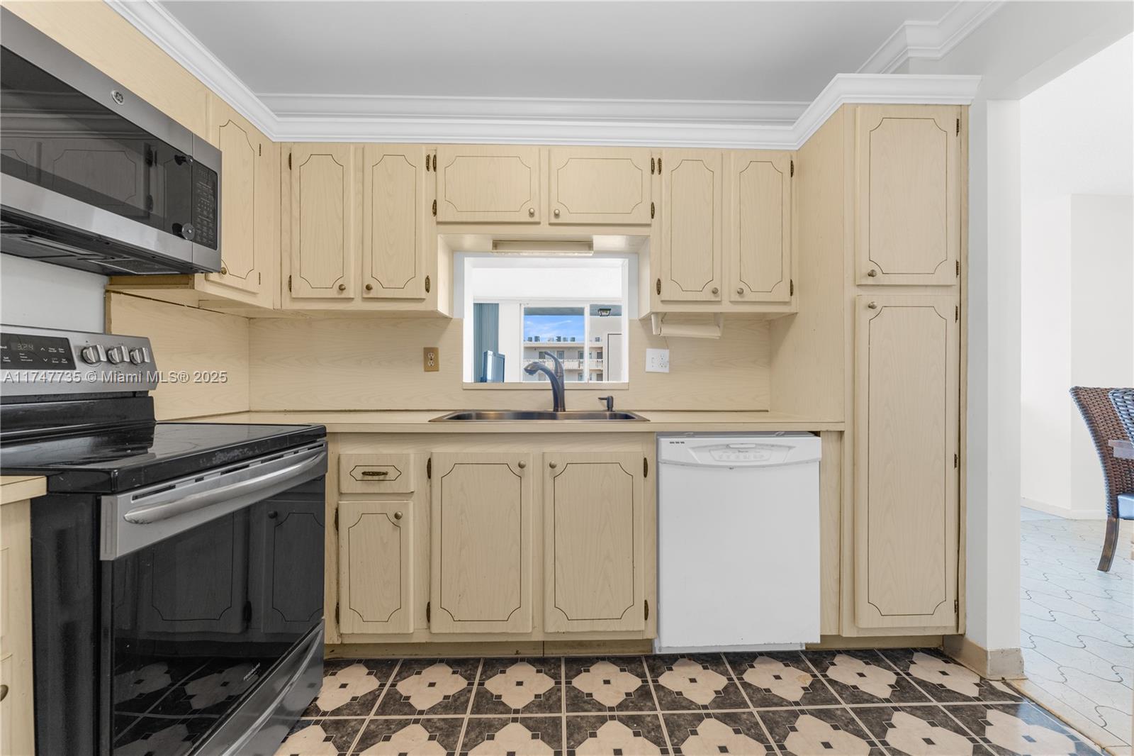 MEADOWBROOK CONDO APTS BL - Residential