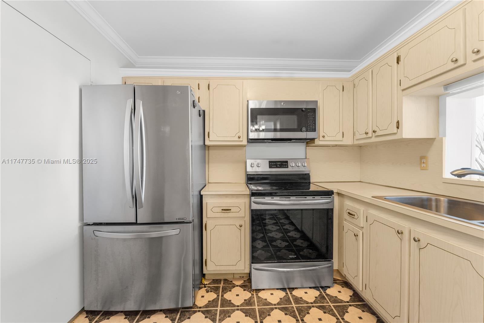 MEADOWBROOK CONDO APTS BL - Residential