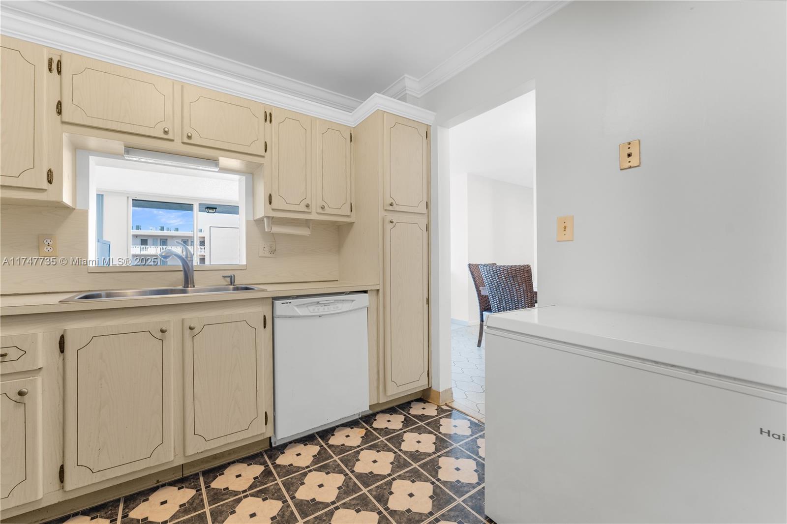 MEADOWBROOK CONDO APTS BL - Residential