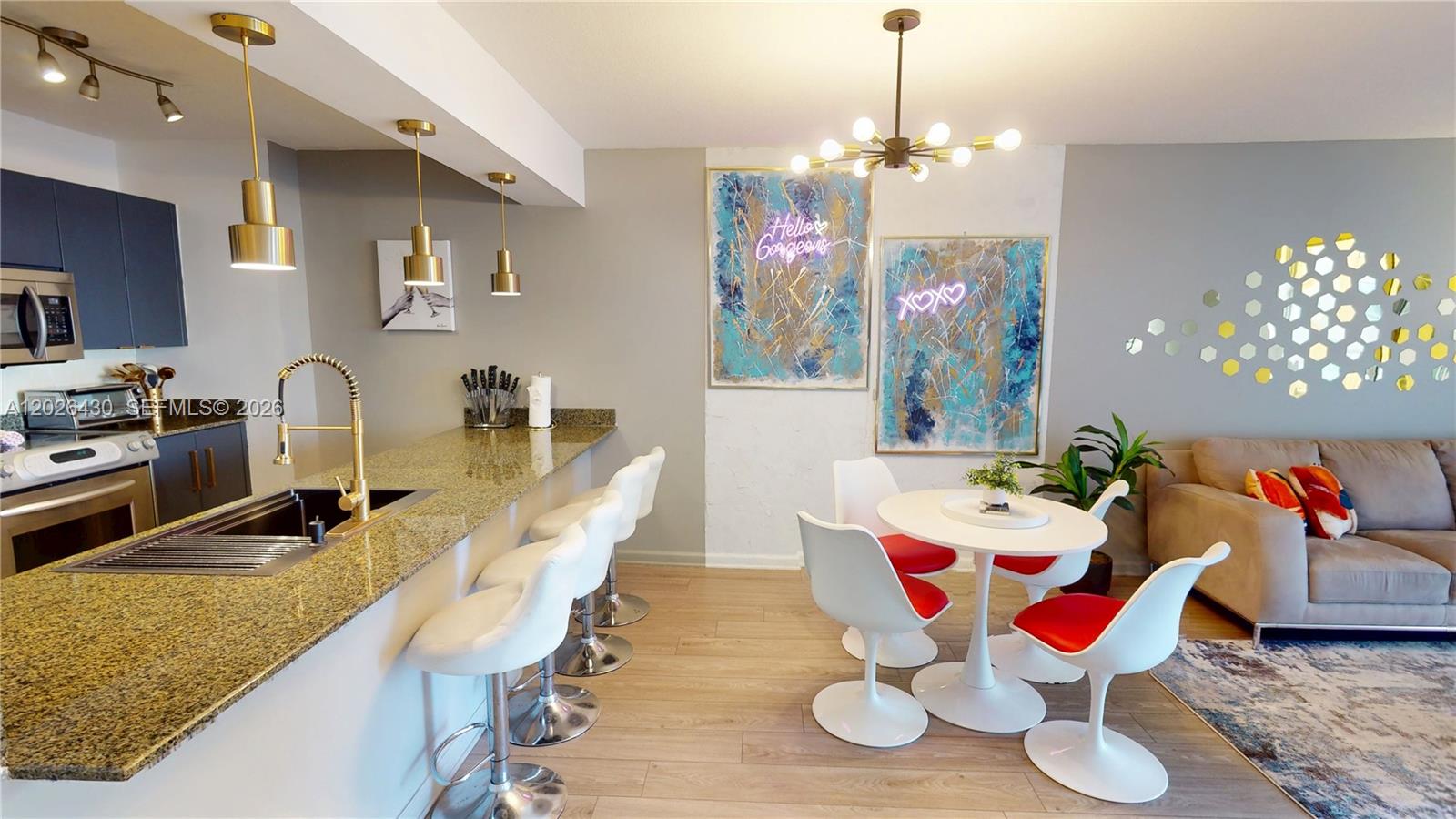 1200 Brickell Bay Dr 2222, Miami, FL, 33131/$495,000 1 1200 Brickell Bay Dr 2222