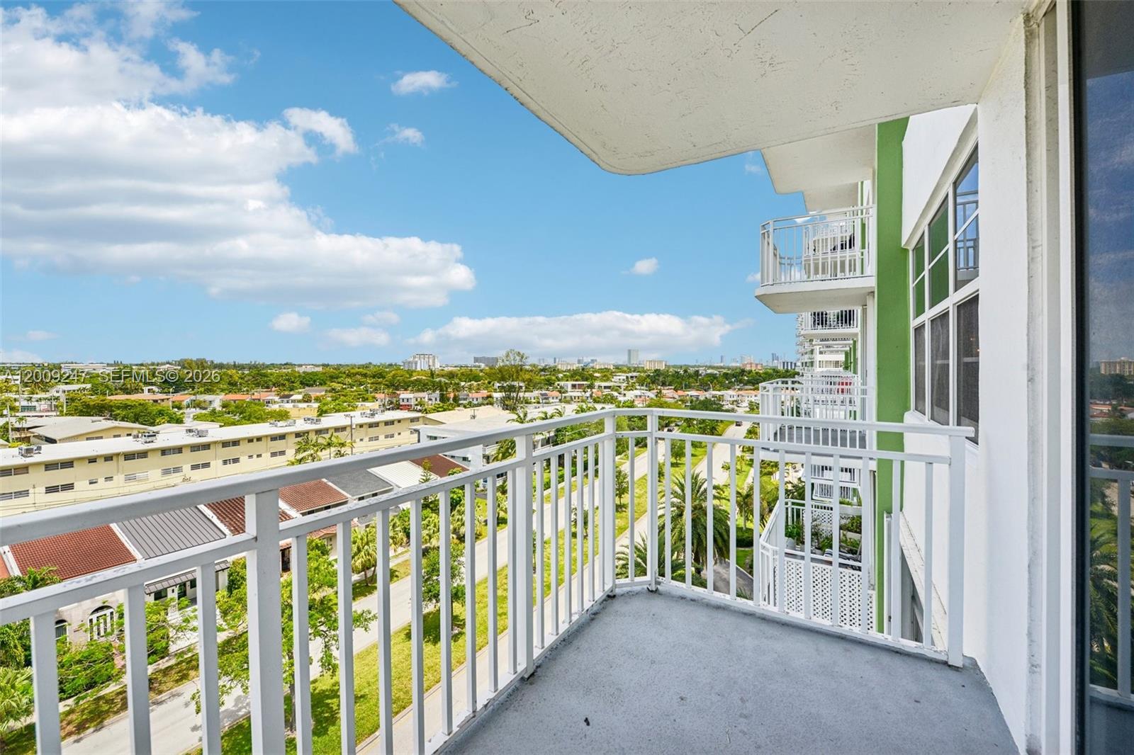 BAYVIEW TOWERS CONDO SOUT - Residential
