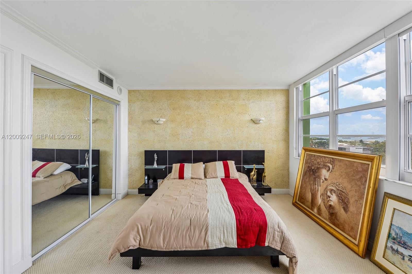 BAYVIEW TOWERS CONDO SOUT - Residential