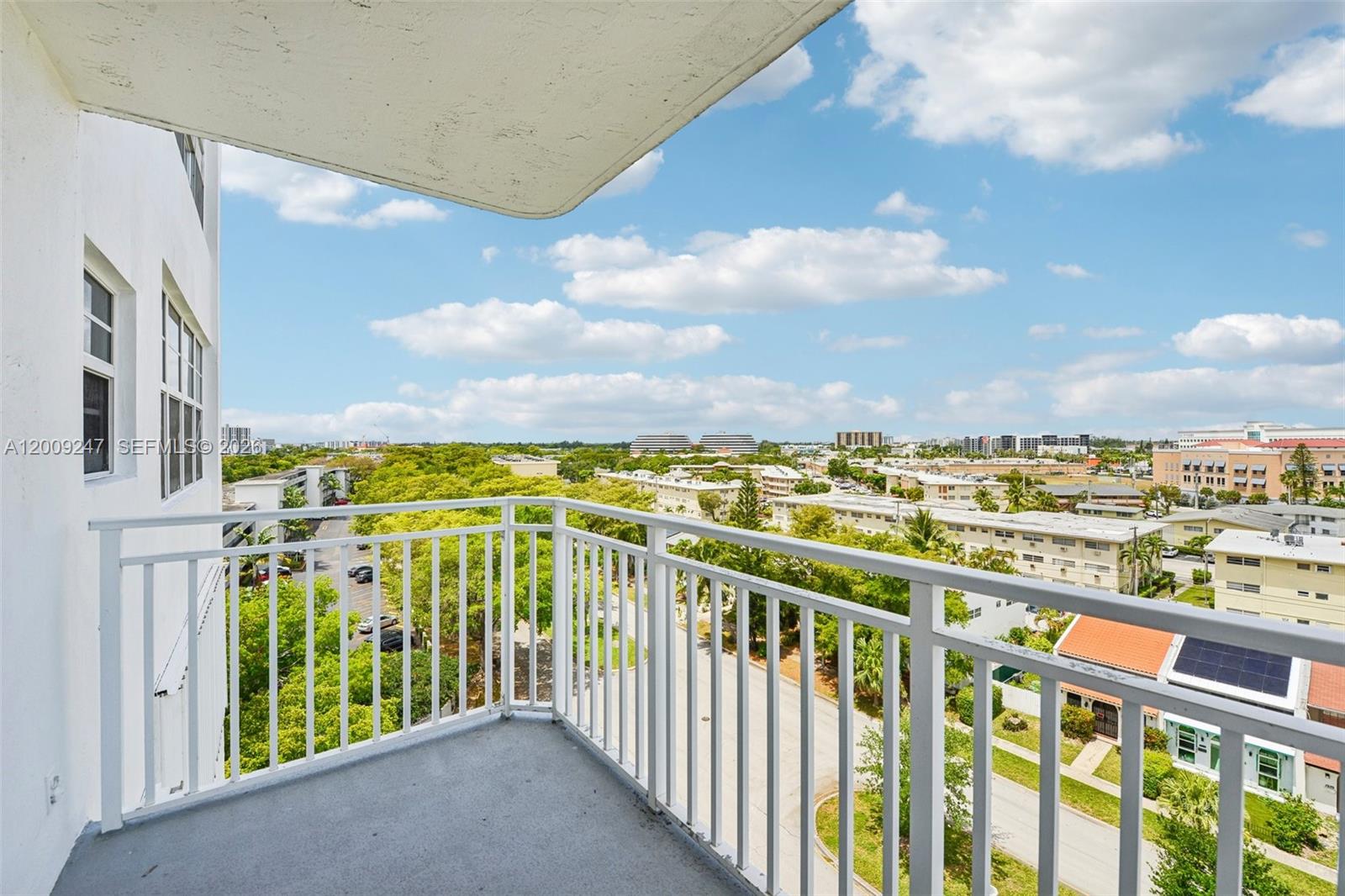 BAYVIEW TOWERS CONDO SOUT - Residential