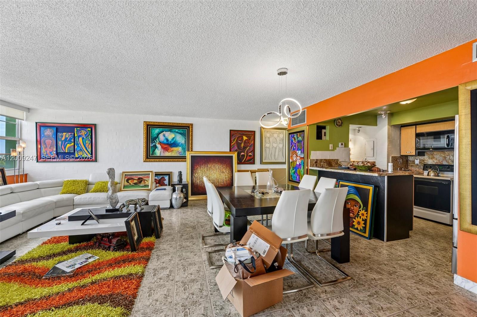BAYVIEW TOWERS CONDO SOUT - Residential