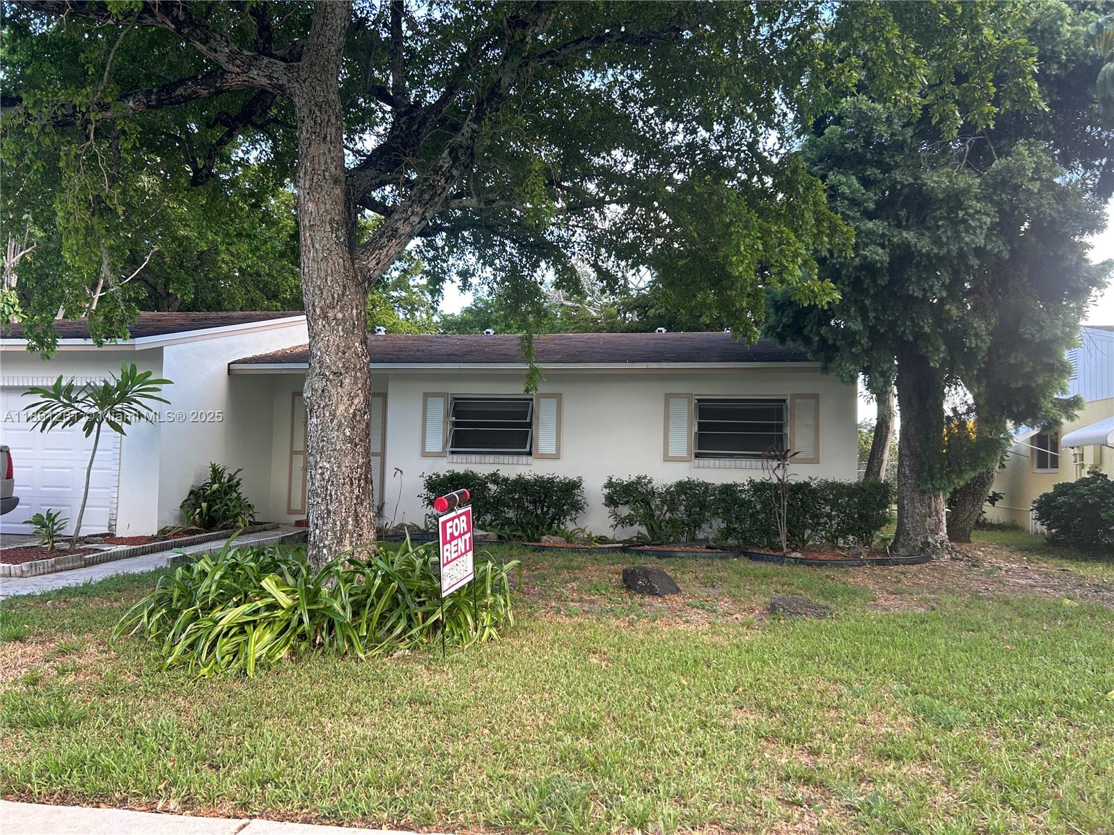 ******MOVE IN READY******
Charming 3-Bedroom, 2-Bath Home in Family-Friendly Neighborhood!
Welcome to this delightful home featuring 3 spacious bedrooms and 2 full baths. The open-concept living and dining area offers a warm and inviting space, perfect for both everyday living and entertaining. Step outside to enjoy the large covered patio—ideal for outdoor gatherings, rain or shine. Additional highlights include an attached 1-car garage and a well-maintained yard.
Located in a quiet, family-friendly neighborhood just minutes from shopping, dining, schools, and major highways, this home offers comfort, convenience, and community. Don’t miss out on this wonderful opportunity!