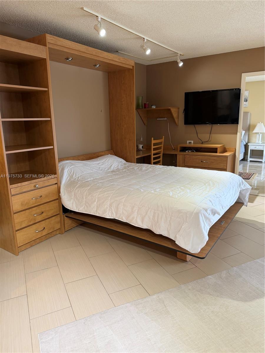 PALM AIRE COUNTRY C - Residential Lease