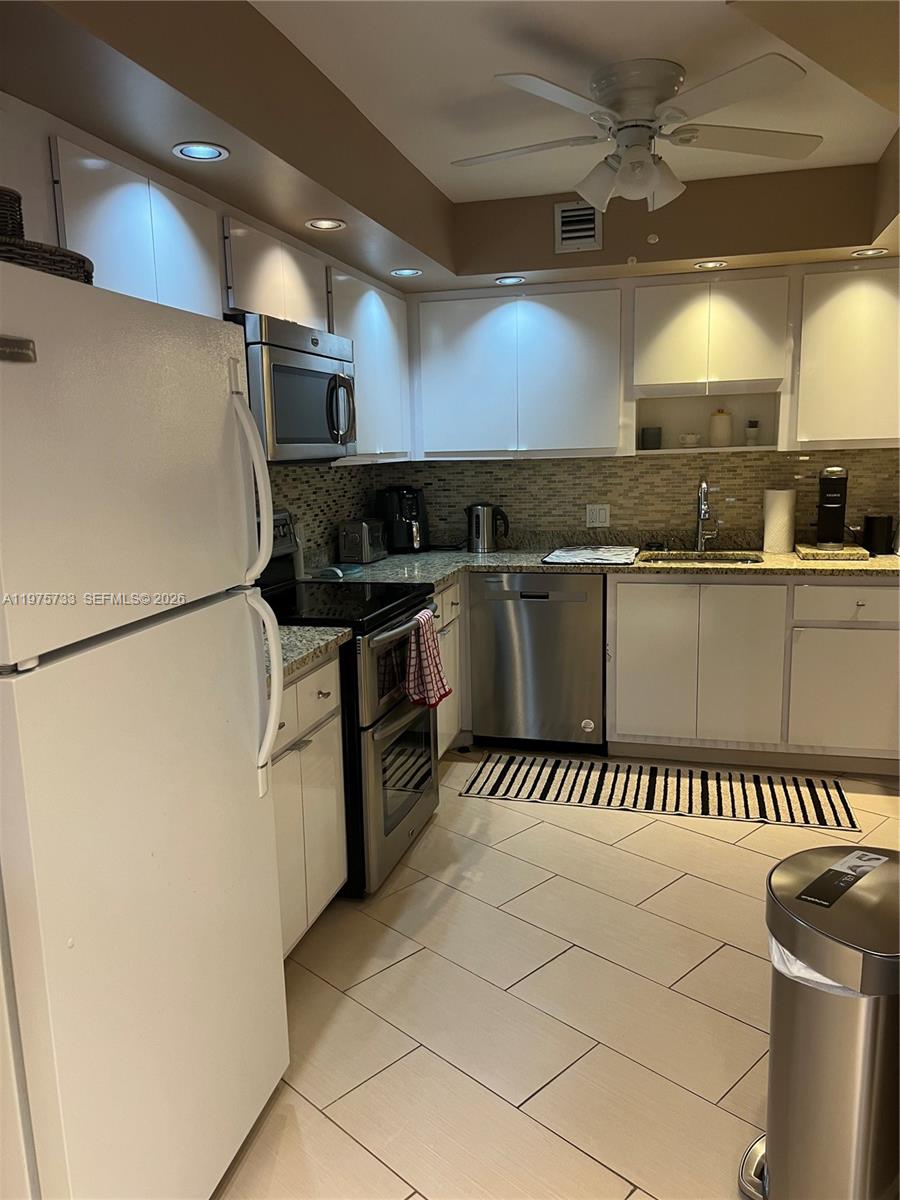 PALM AIRE COUNTRY C - Residential Lease