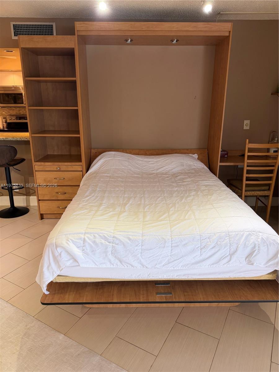 PALM AIRE COUNTRY C - Residential Lease