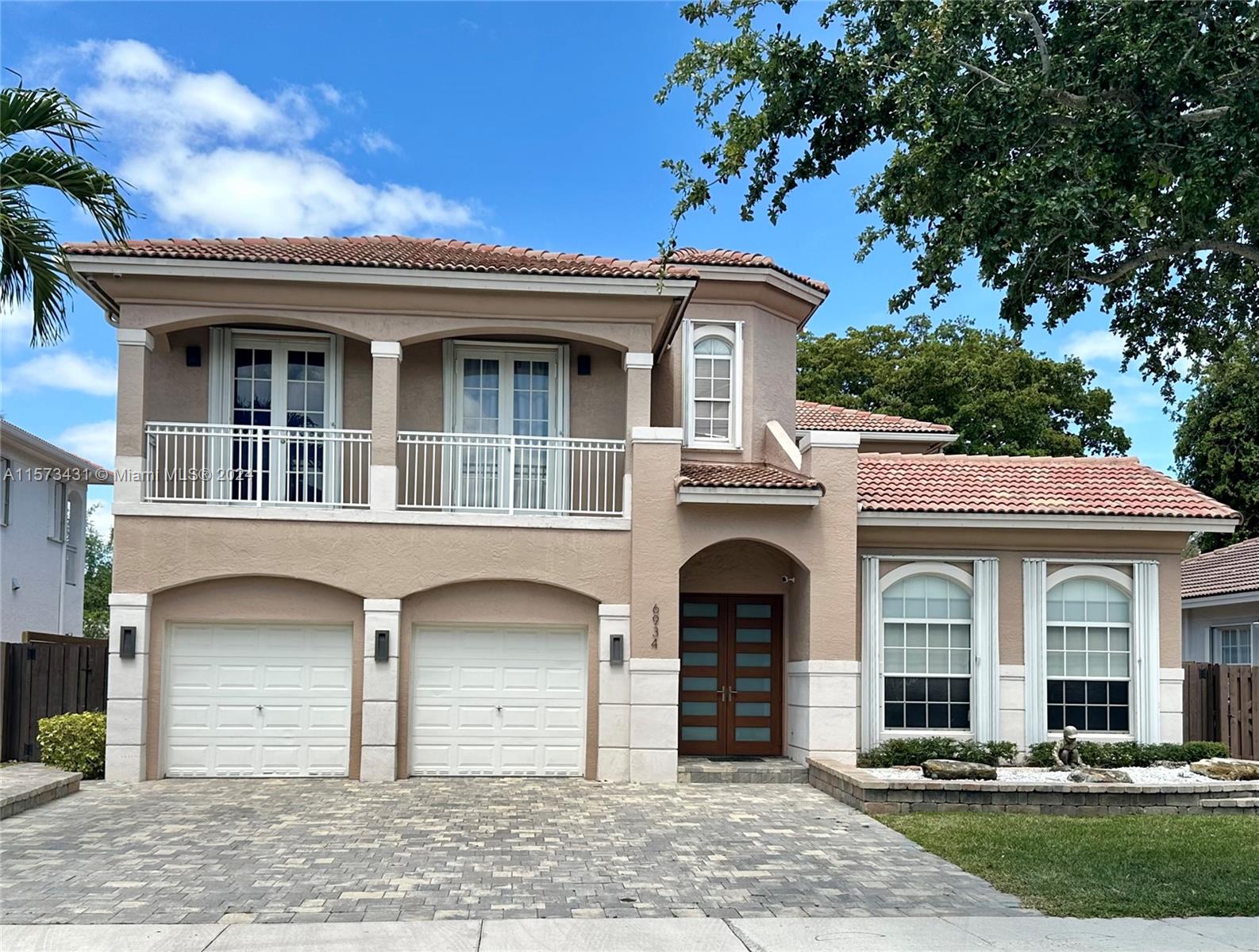 Property for Sale at 6934 Nw 113th Pl, Doral, Miami-Dade County, Florida - Bedrooms: 5 
Bathrooms: 5  - $1,475,000
