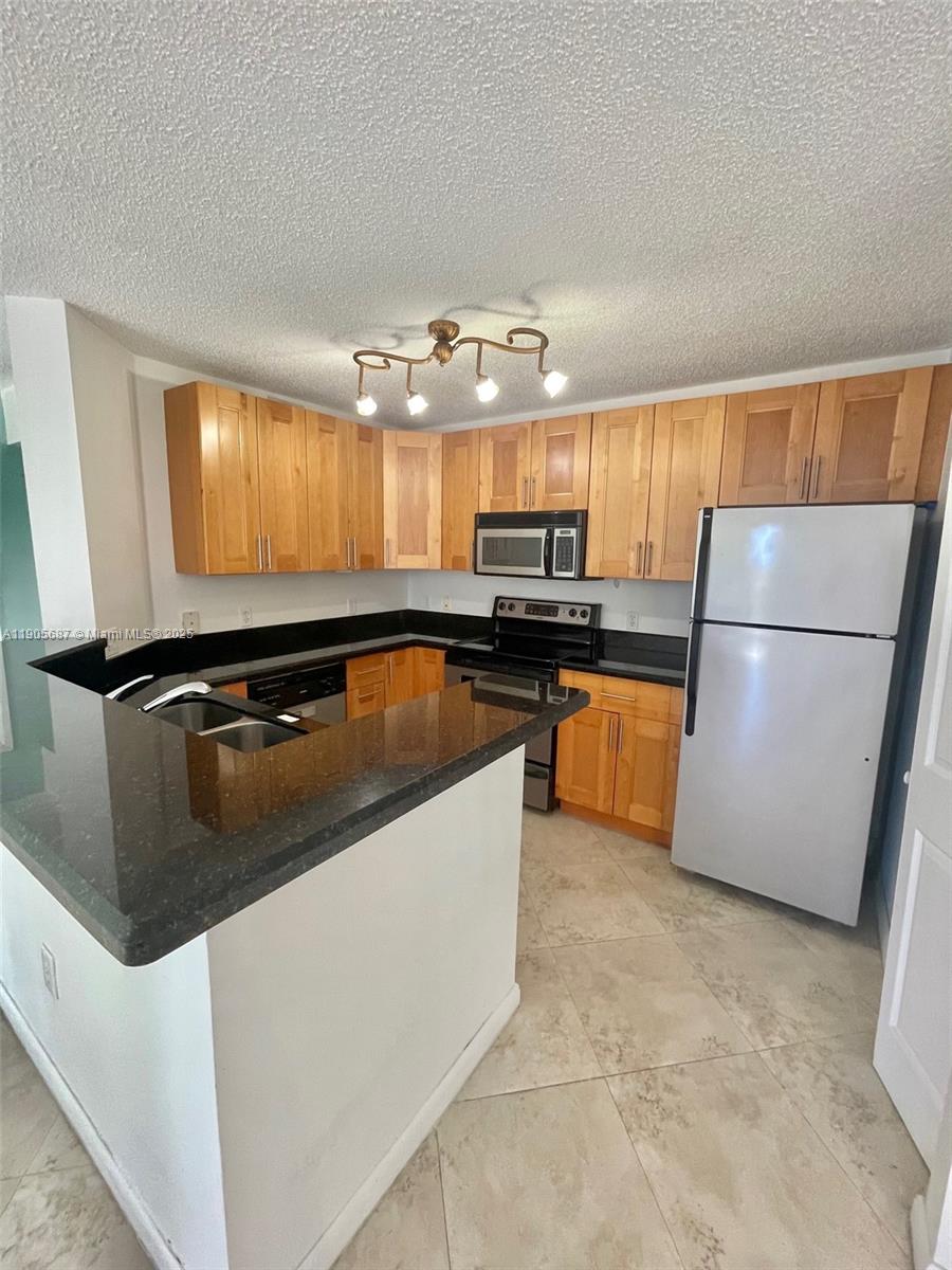 THE YACHT CLUB AT AVENTUR - Residential Lease