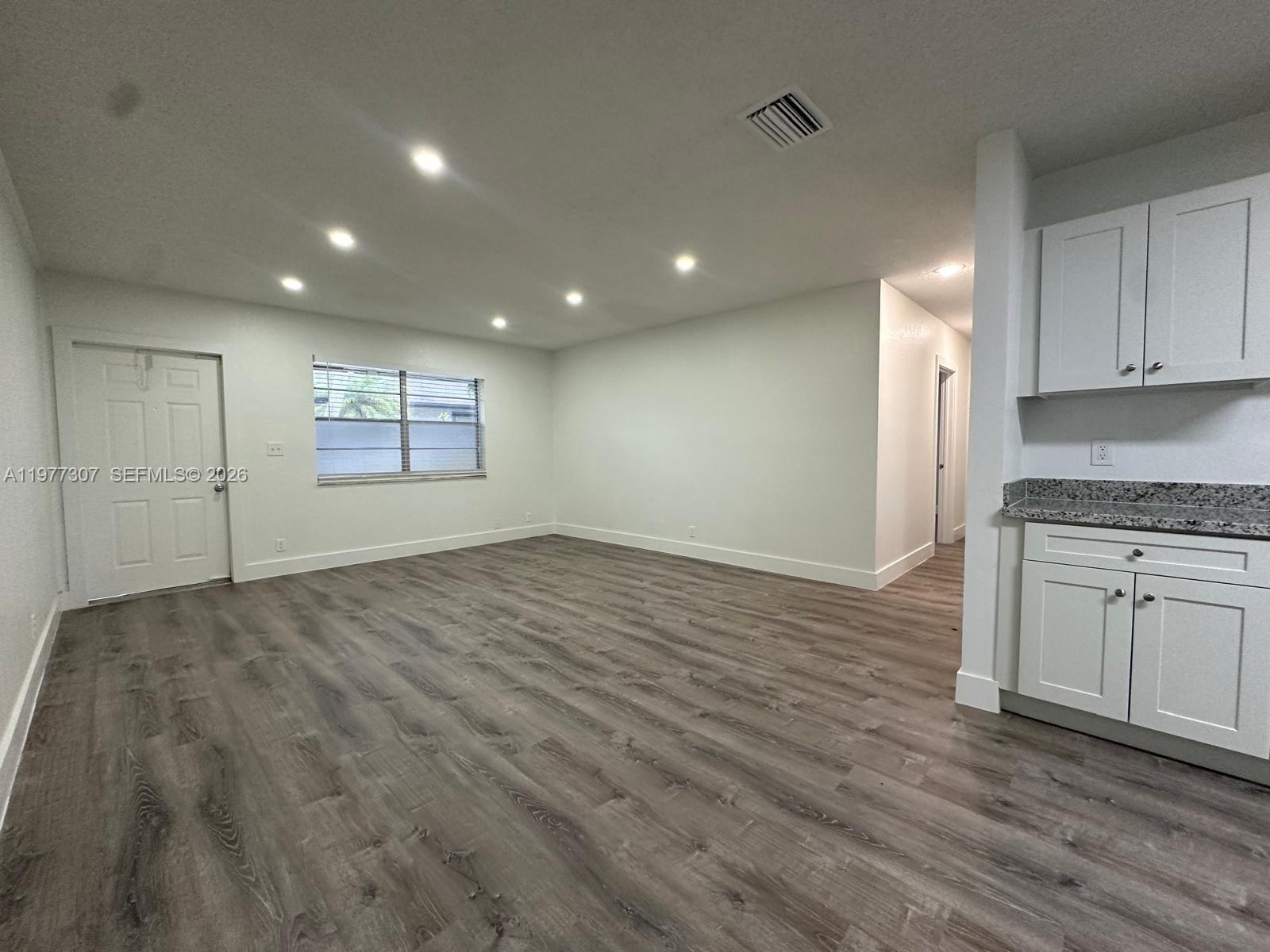 TOWN OF HALLANDALE B-13 - Residential Lease