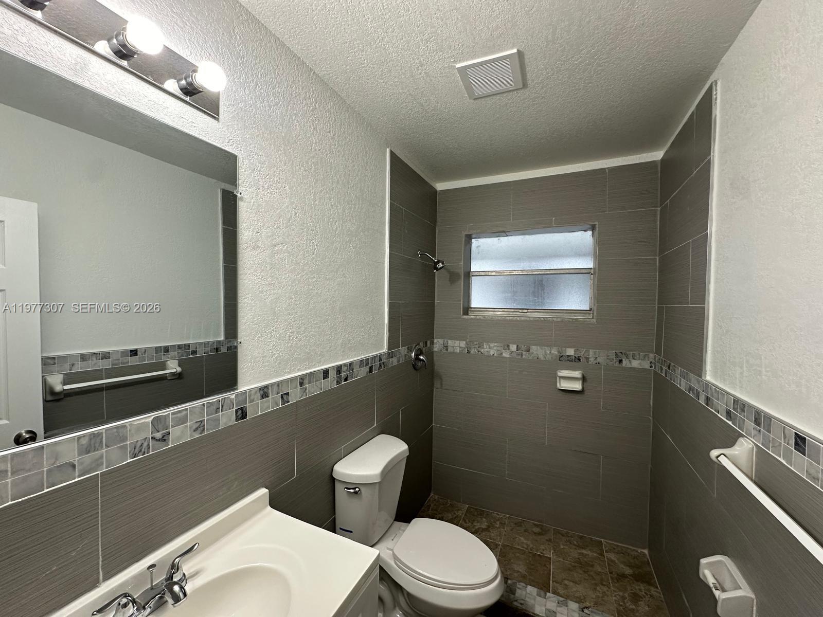 TOWN OF HALLANDALE B-13 - Residential Lease