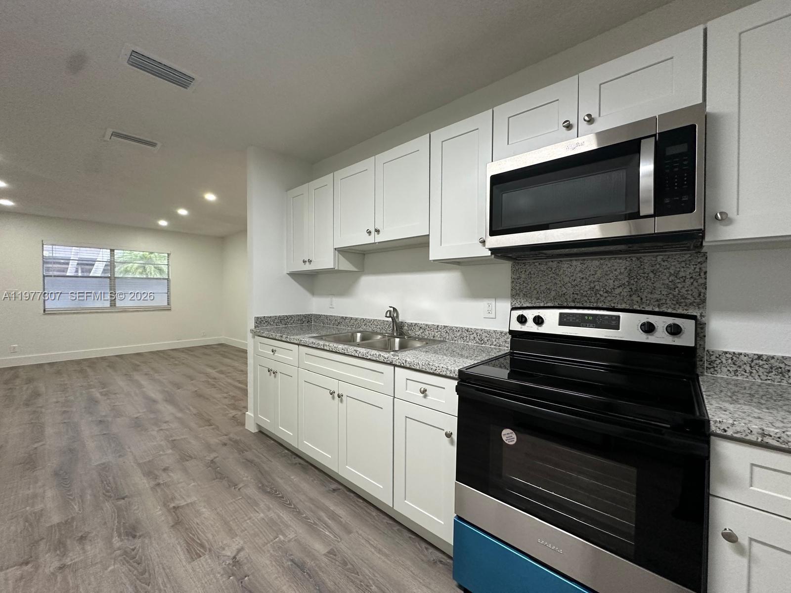 TOWN OF HALLANDALE B-13 - Residential Lease