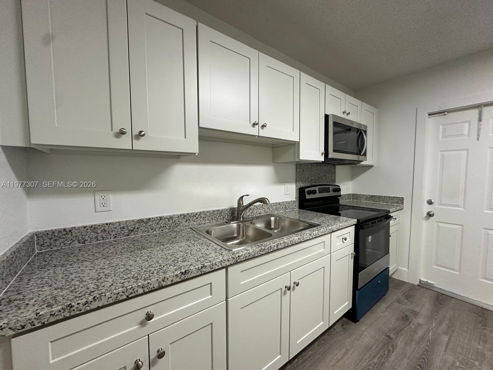 TOWN OF HALLANDALE B-13 - Residential Lease