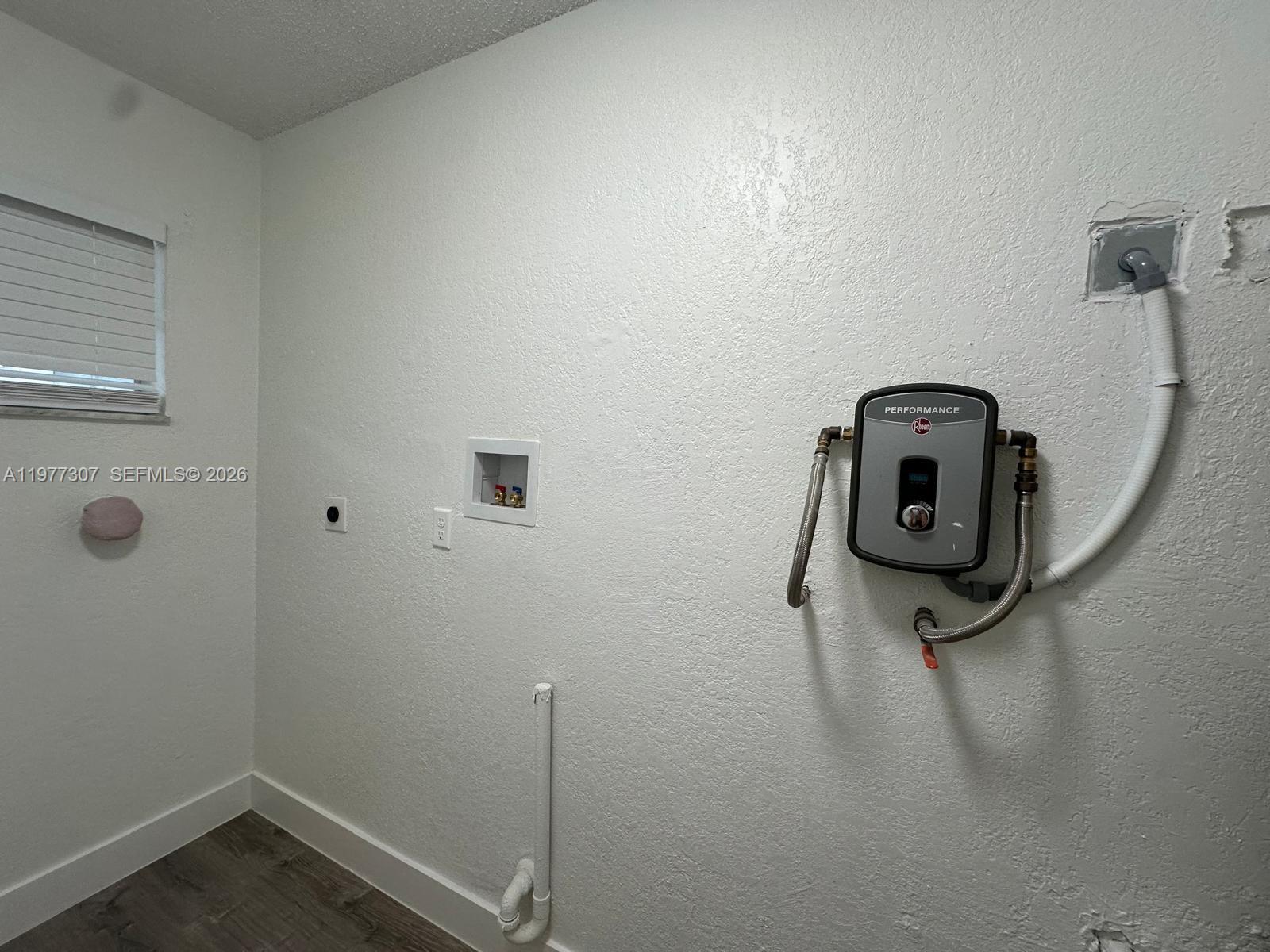 TOWN OF HALLANDALE B-13 - Residential Lease