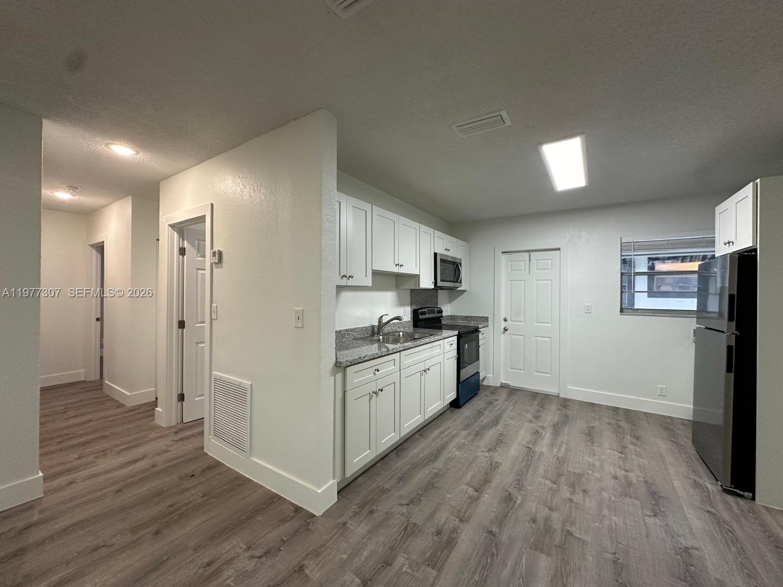 TOWN OF HALLANDALE B-13 - Residential Lease