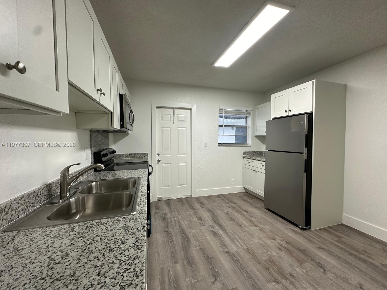 TOWN OF HALLANDALE B-13 - Residential Lease