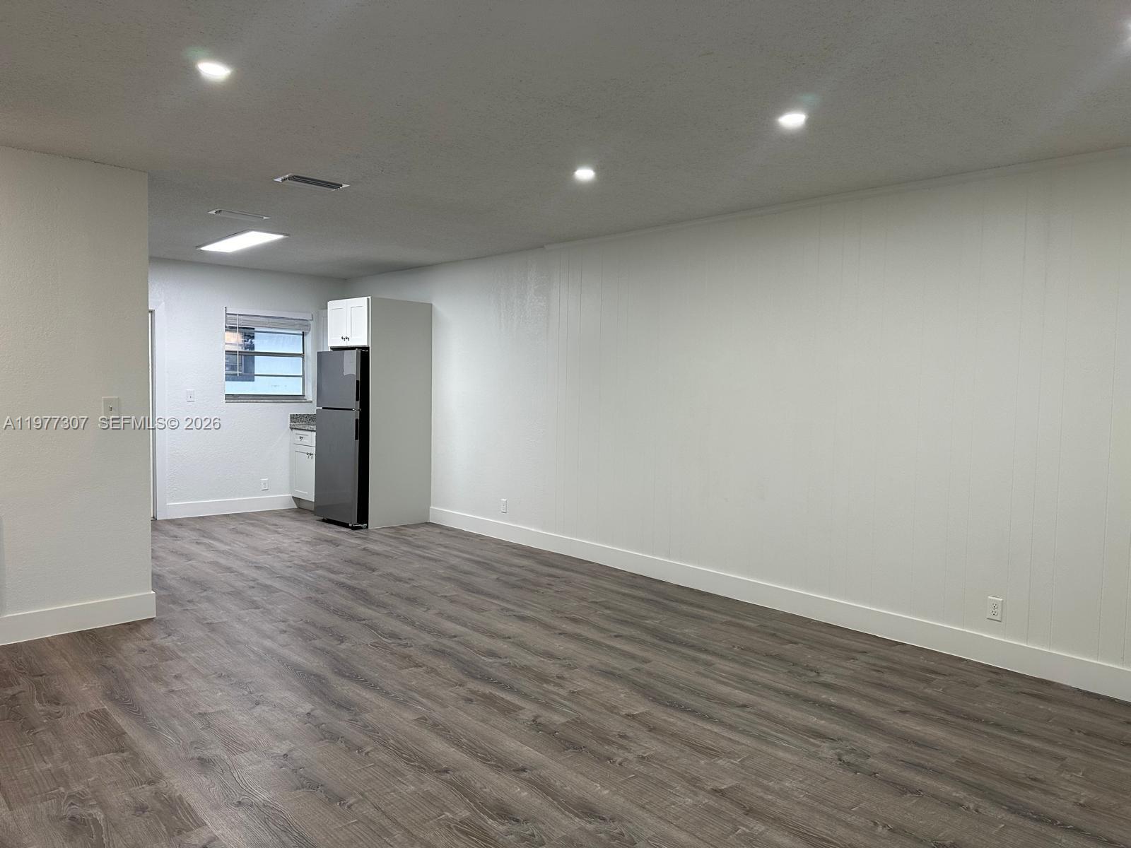 TOWN OF HALLANDALE B-13 - Residential Lease