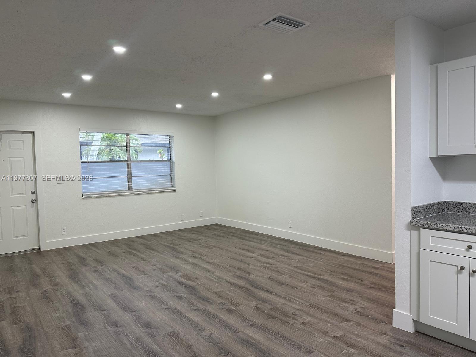 TOWN OF HALLANDALE B-13 - Residential Lease