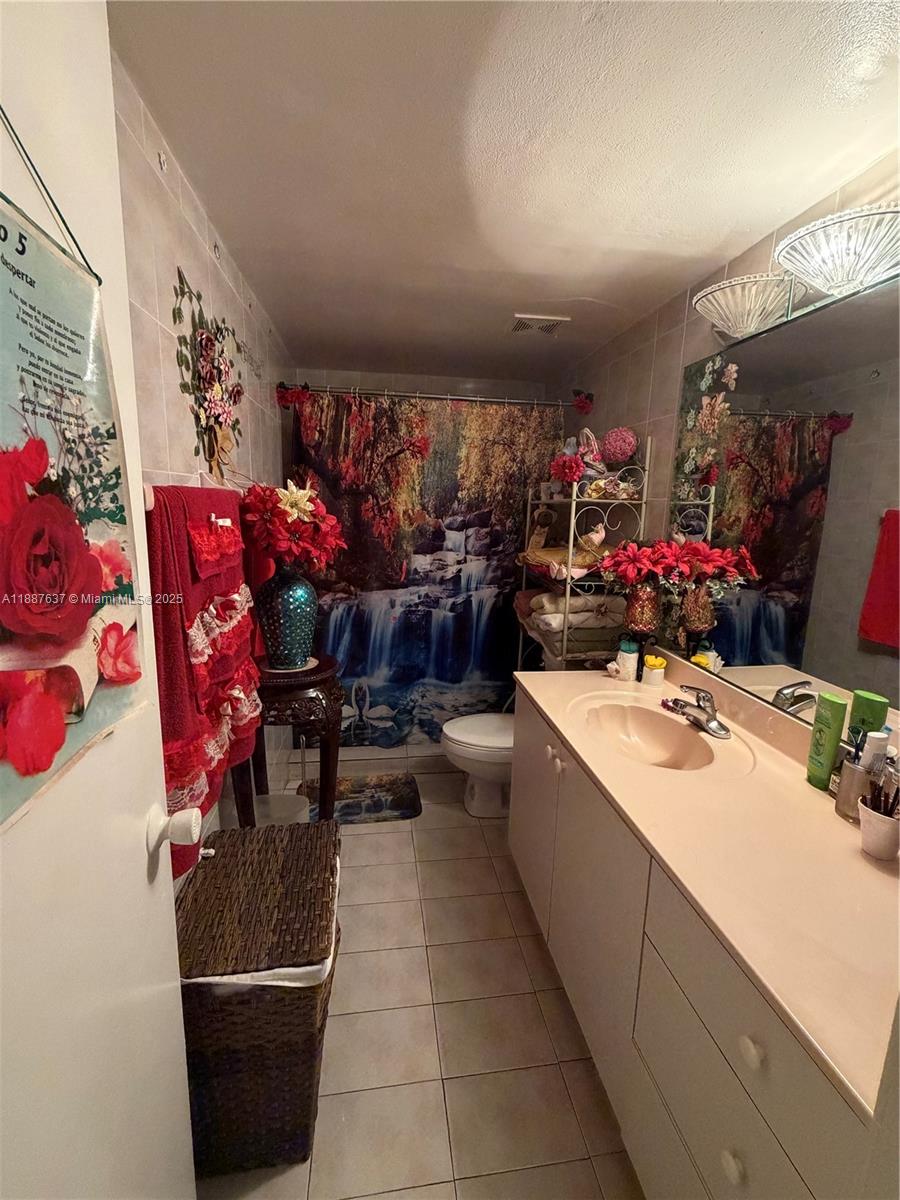 PALM-EAST GARDENS CONDO - Residential