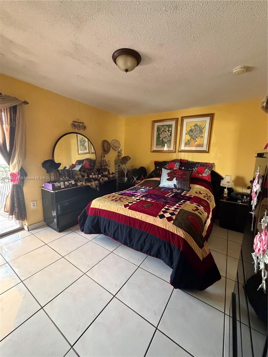 PALM-EAST GARDENS CONDO - Residential