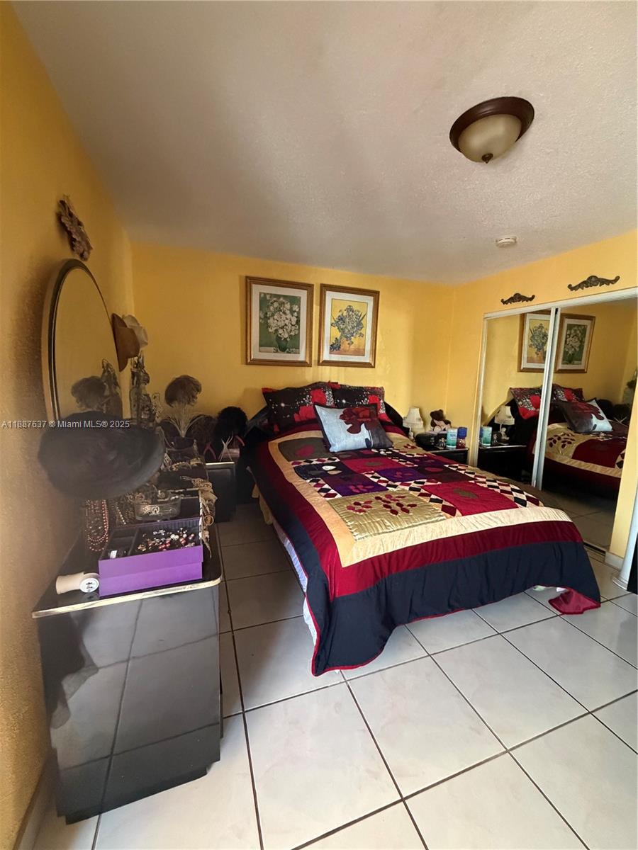 PALM-EAST GARDENS CONDO - Residential