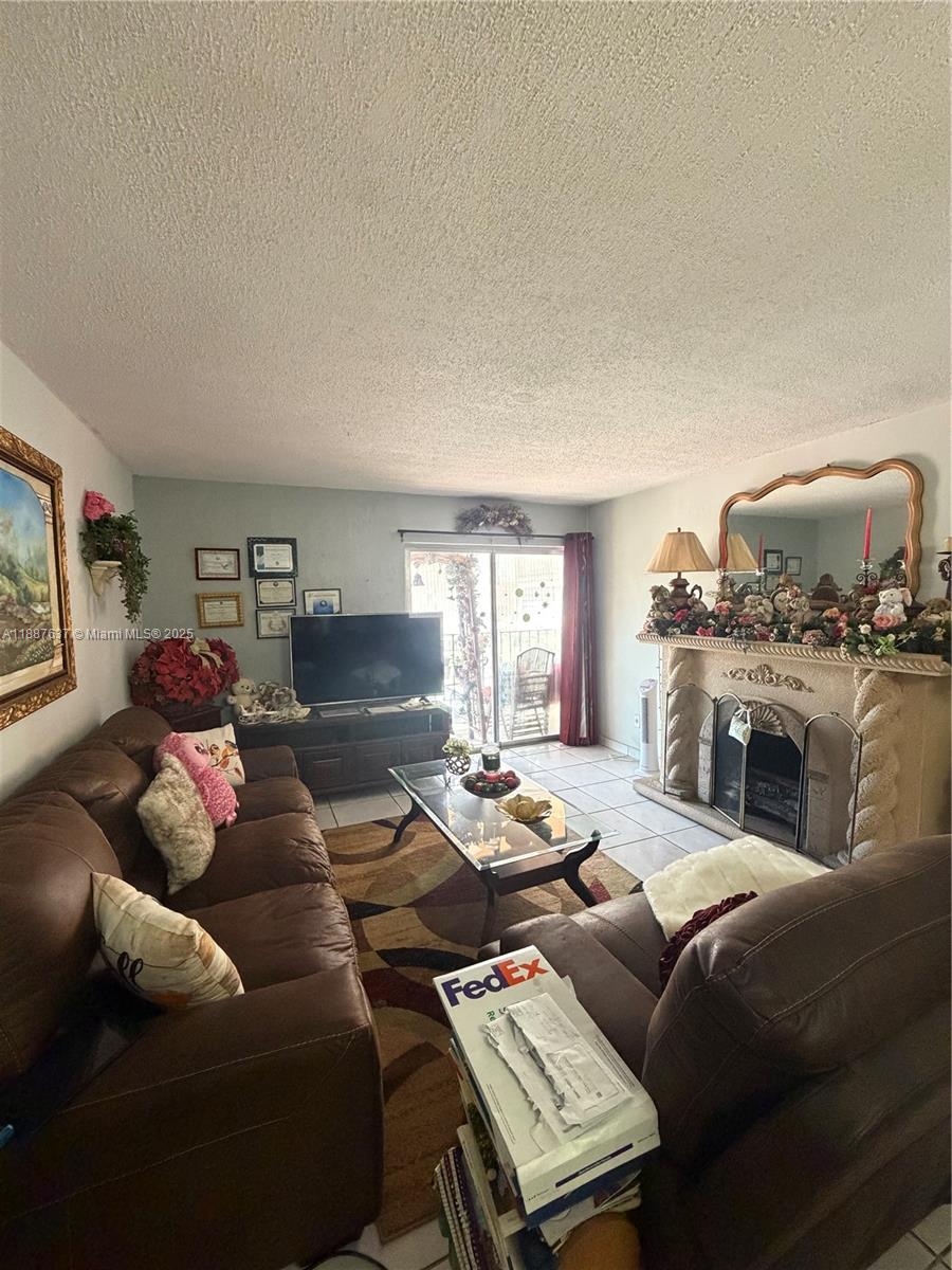 PALM-EAST GARDENS CONDO - Residential