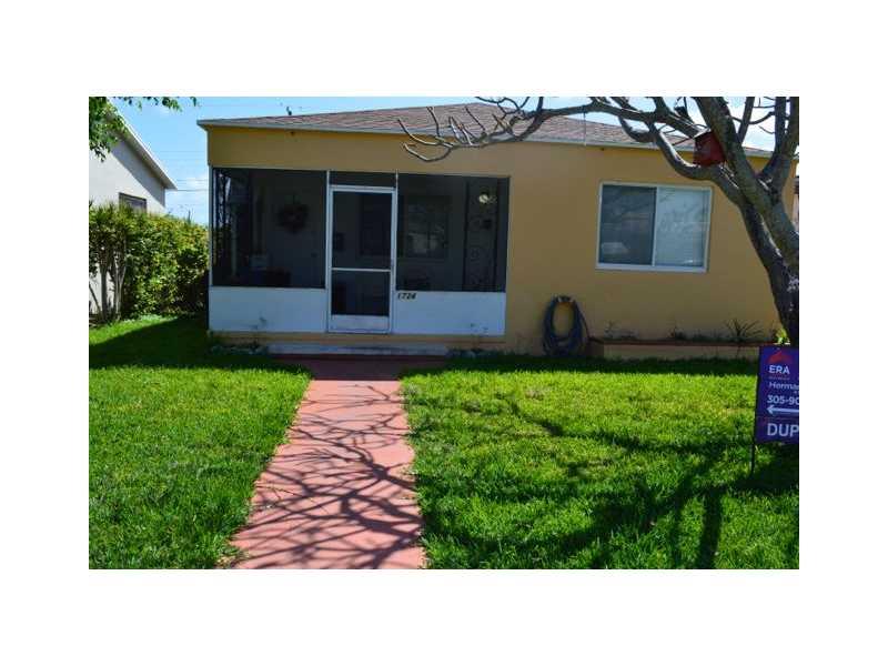 Minutes away from historic downtown Hollywood and Hollywood Beach Boardwalk, an oceanfront promenade dotted with seaside cafes and shops. Live in an eco friendly paradise rich in nature and outdoor fun. Your chance to own one of the few duplexes east of S . Federal HWY, very desirable area, rentals don't last. Tropical landscape, fenced backyard parking spaces in back, shared screen porch, close to major malls and casinos. Retirees or investors, live on one side and rent the other or have solid investment.