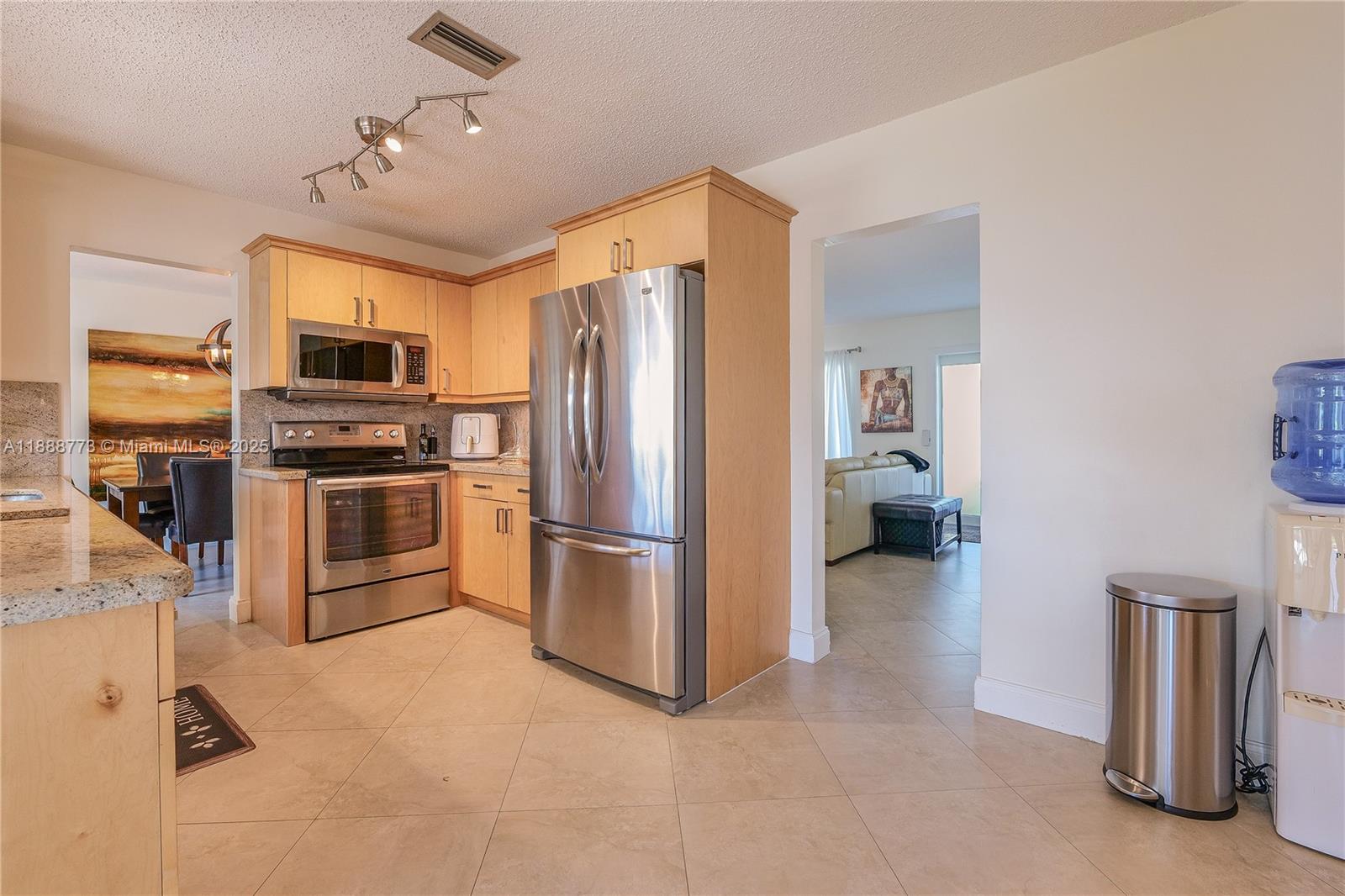 MAINLANDS OF TAMARAC LAKE - Residential