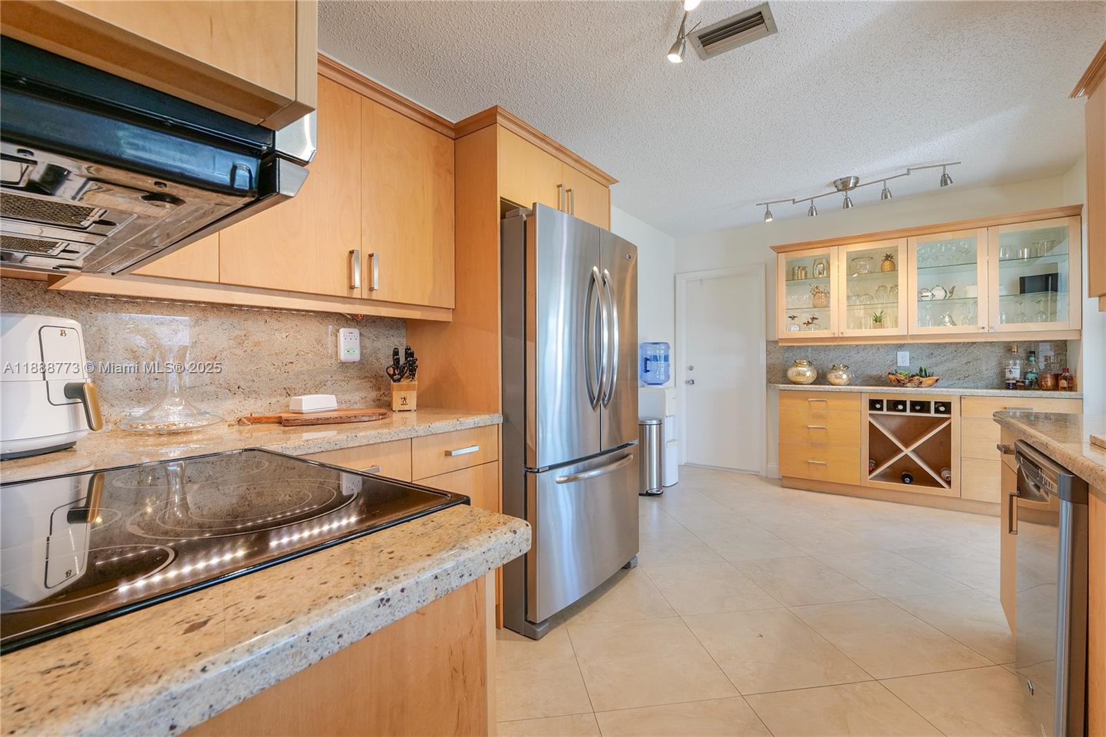 MAINLANDS OF TAMARAC LAKE - Residential