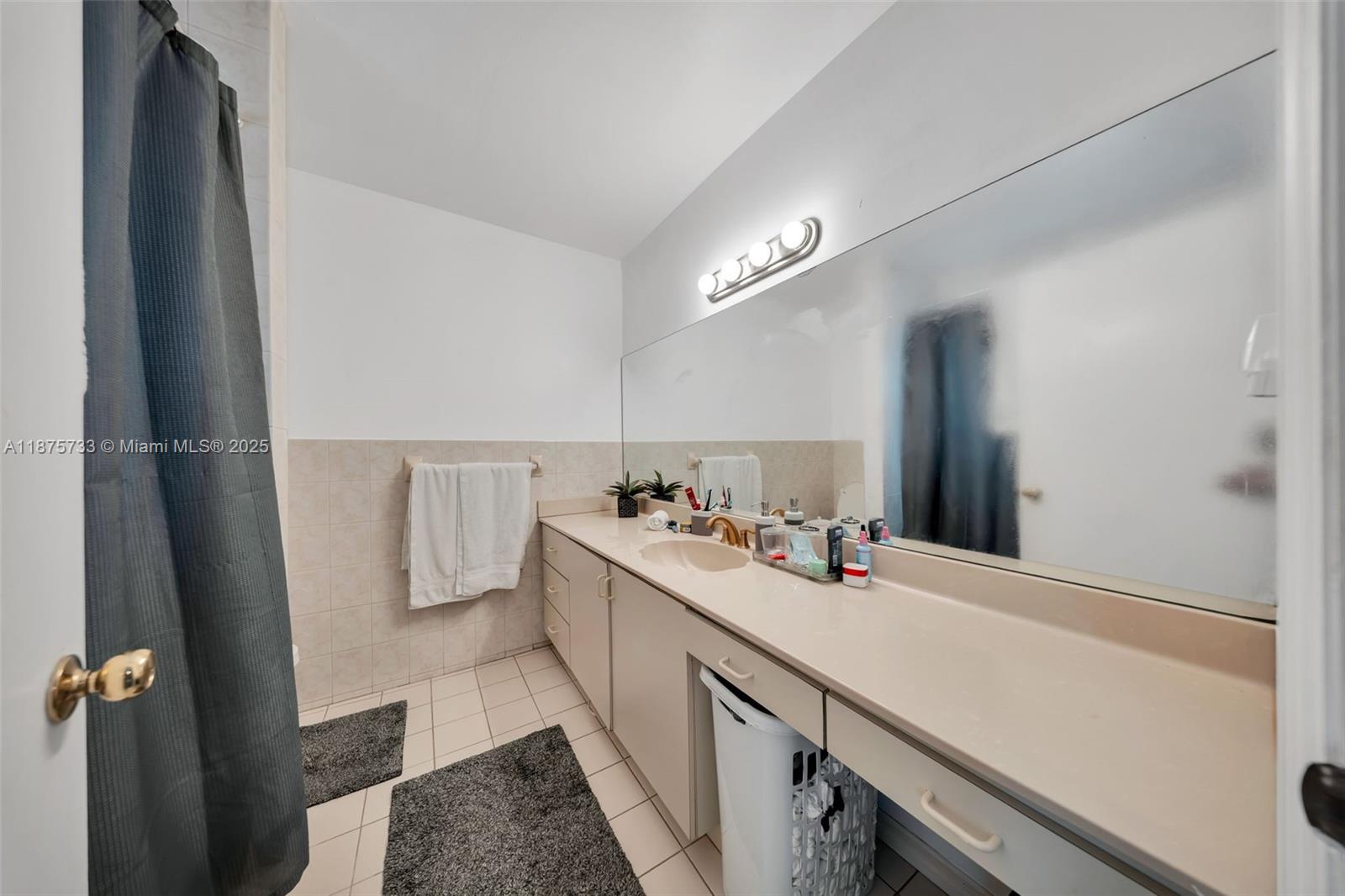 AMERICAN HOMES - Residential