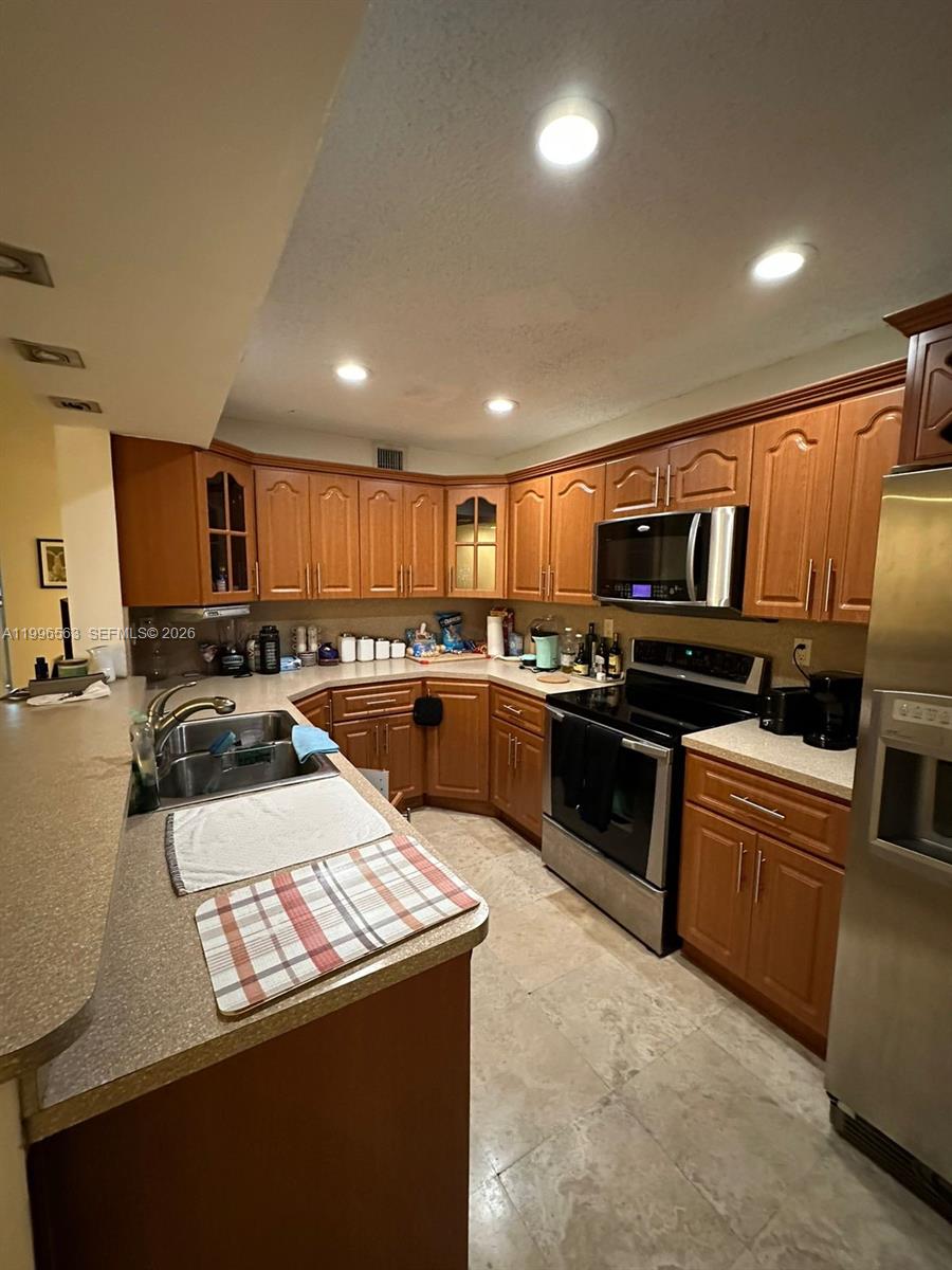 THE GREENS AT DORAL CONDO - Residential Lease