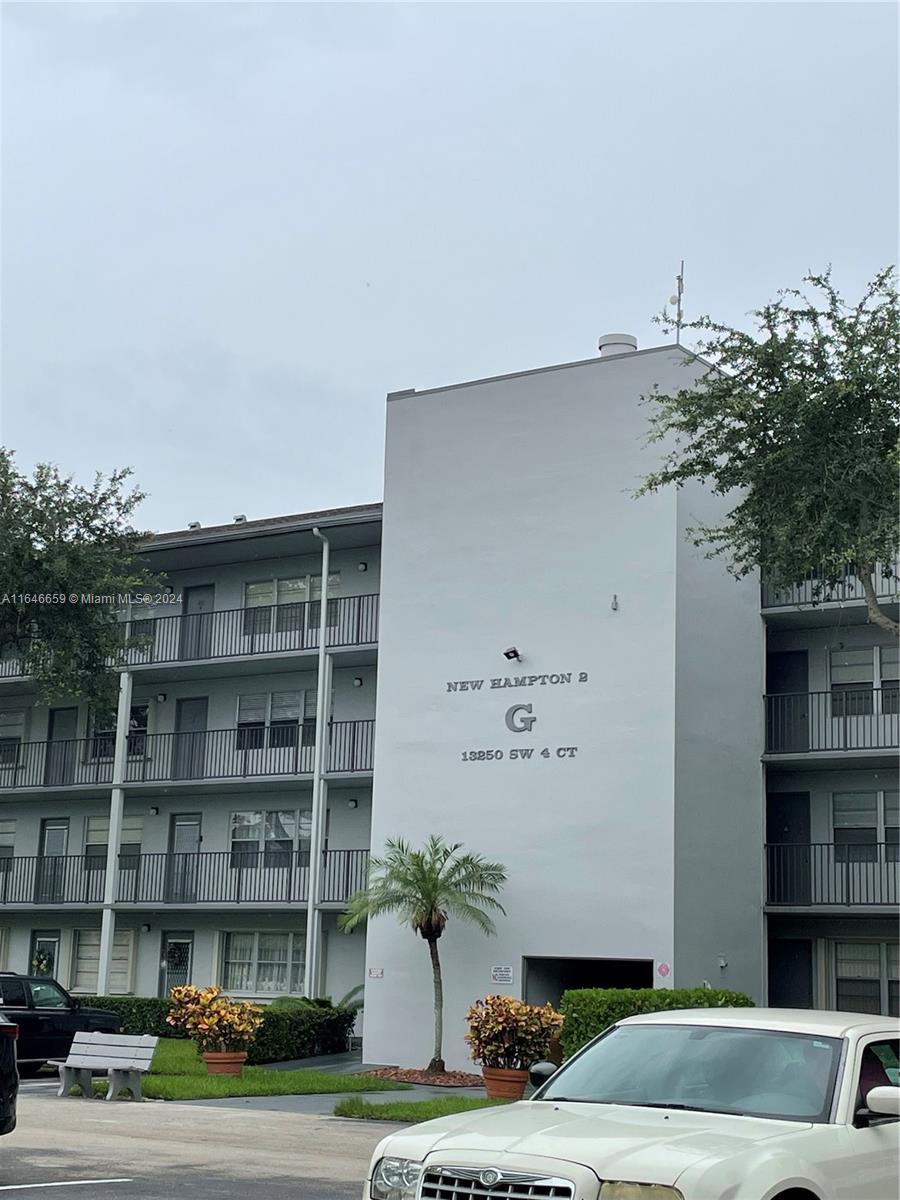 NEW HAMPTON AT CENTURY VI - Residential